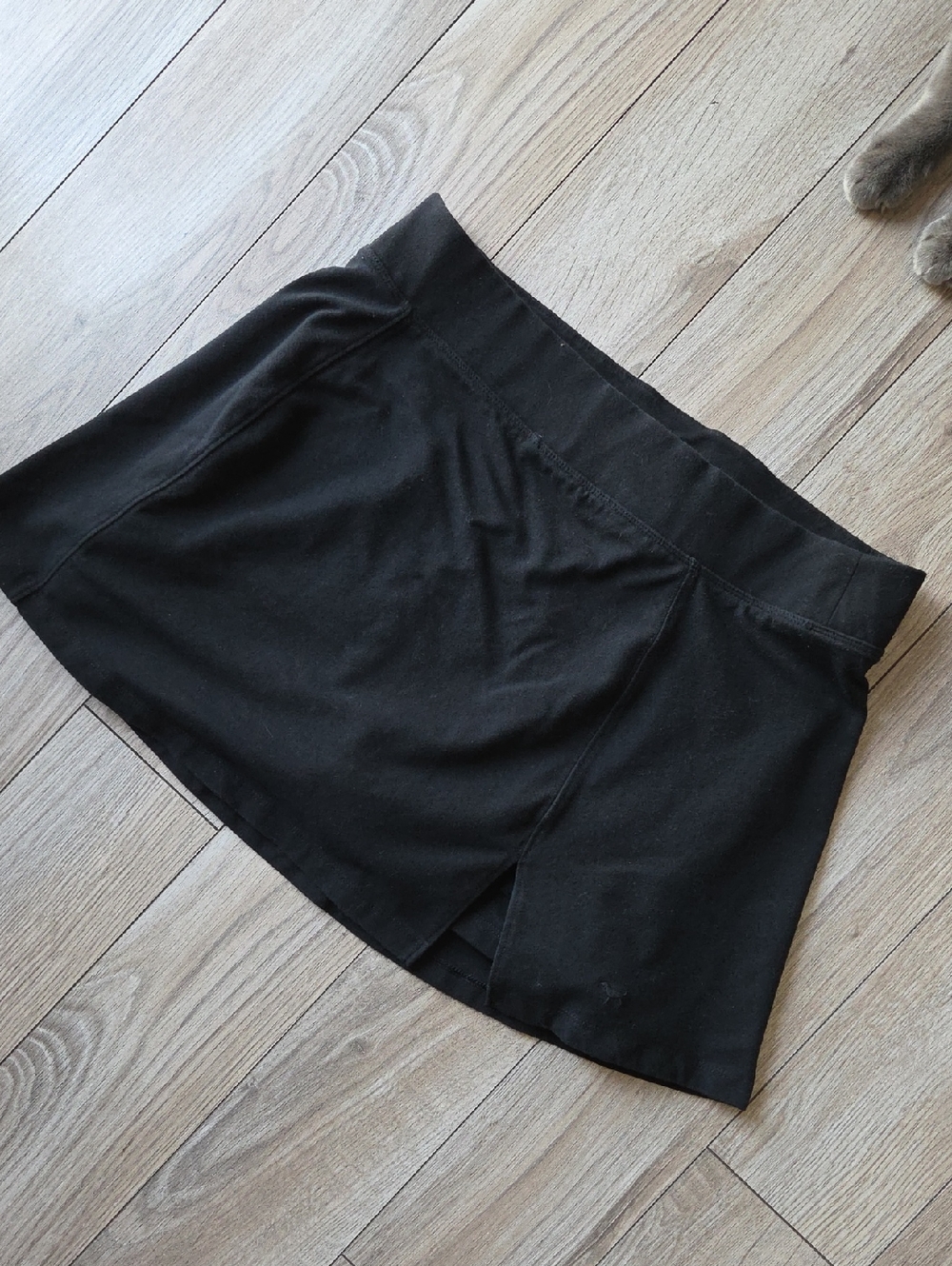 PINK Victoria's Secret Black Athletic Skort with Built-In Shorts Large